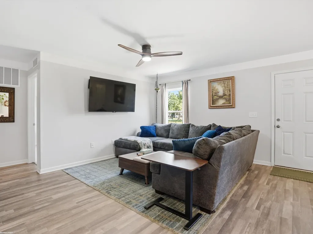 676 Woodvalley Drive Corunna City MI 48817