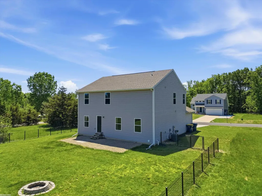 676 Woodvalley Drive Corunna City MI 48817