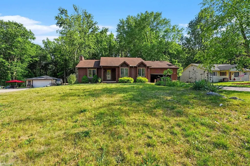 11386 Rhode Drive Shelby Charter Township MI 48317