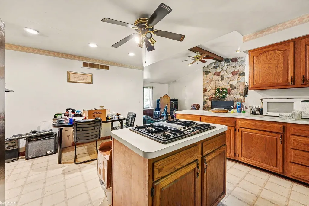 11386 Rhode Drive Shelby Charter Township MI 48317