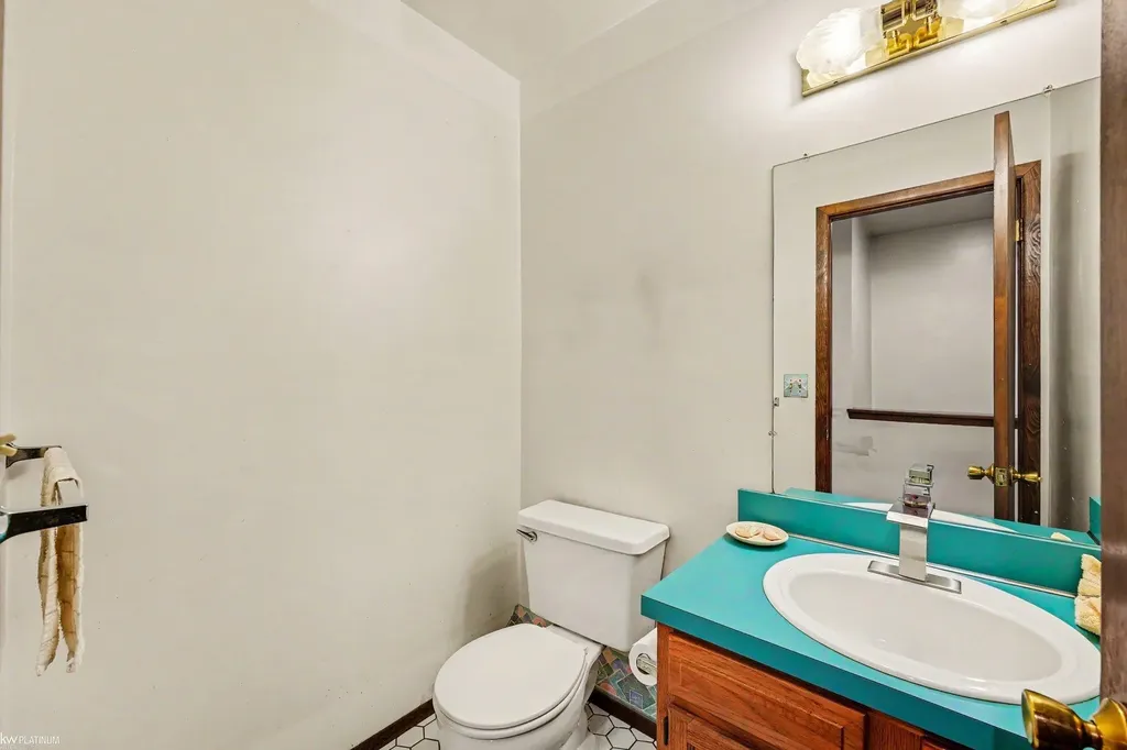 11386 Rhode Drive Shelby Charter Township MI 48317