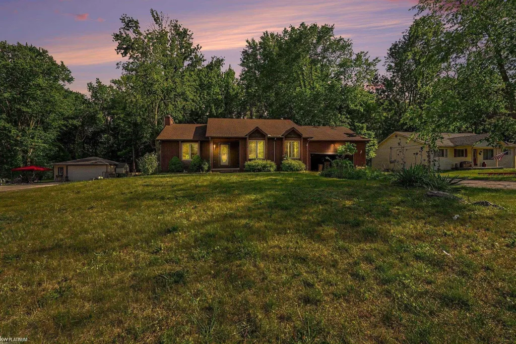 11386 Rhode Drive Shelby Charter Township MI 48317