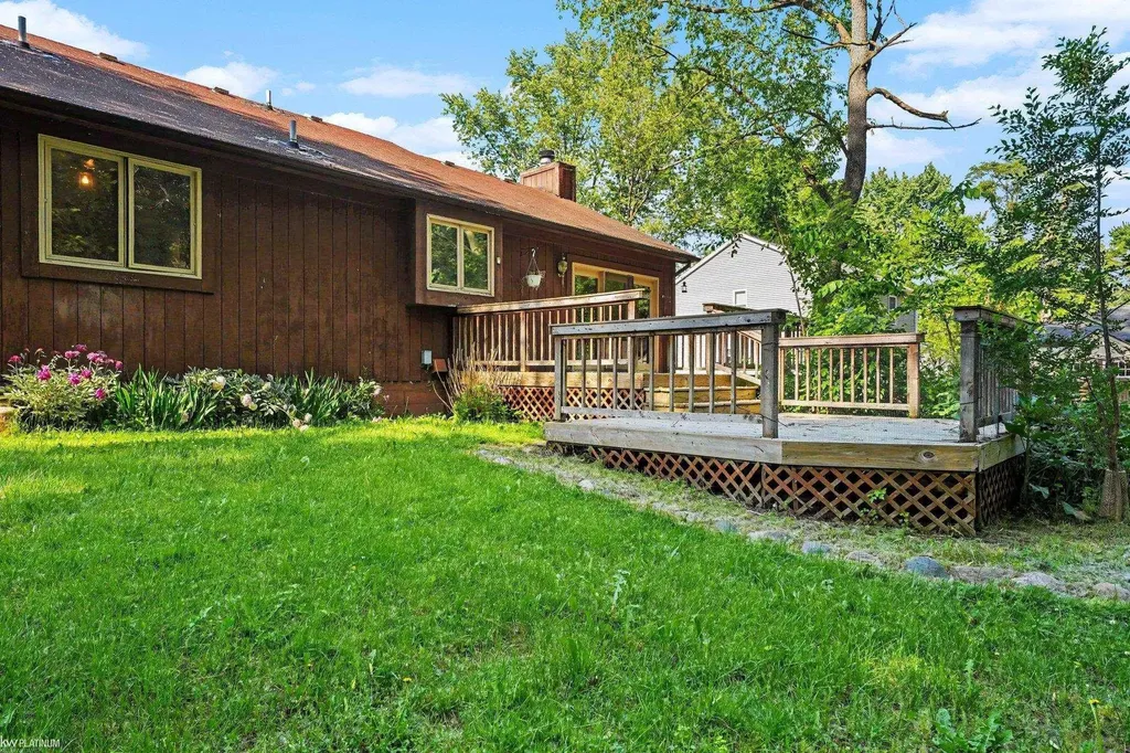 11386 Rhode Drive Shelby Charter Township MI 48317