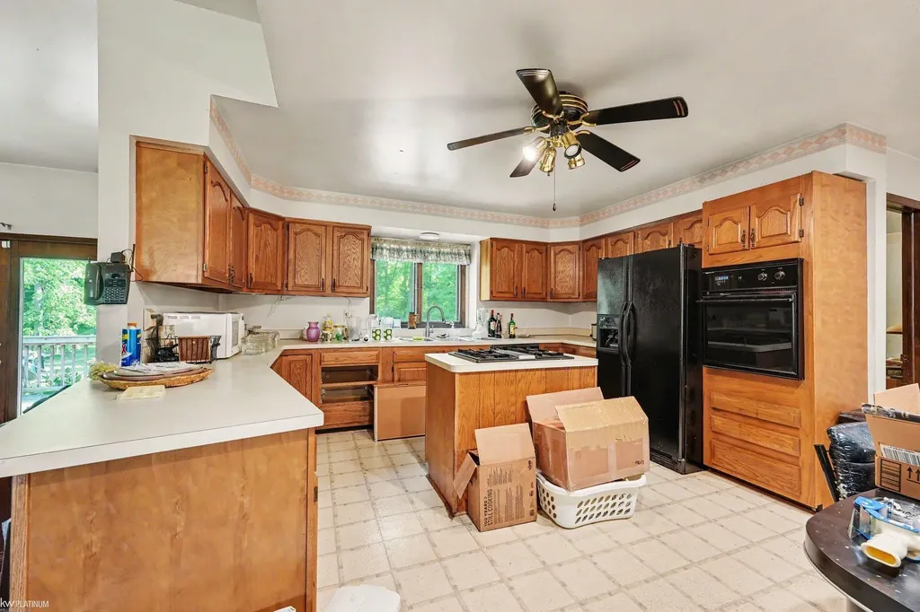 11386 Rhode Drive Shelby Charter Township MI 48317