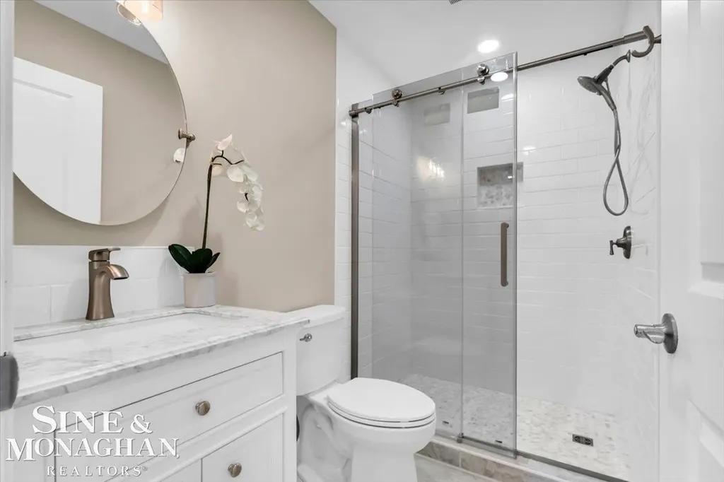 985 Fairledge Avenue Lake Orion Village MI 48362
