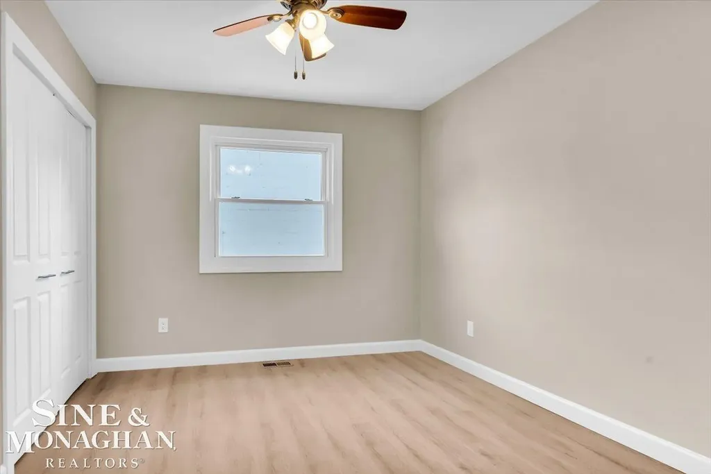 985 Fairledge Avenue Lake Orion Village MI 48362