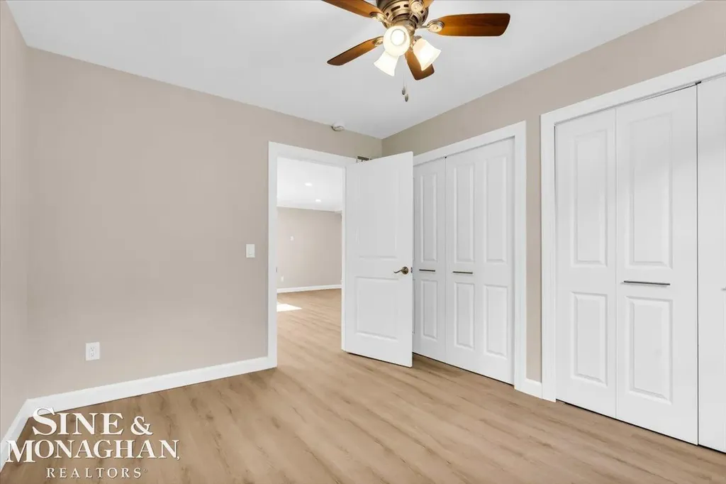985 Fairledge Avenue Lake Orion Village MI 48362