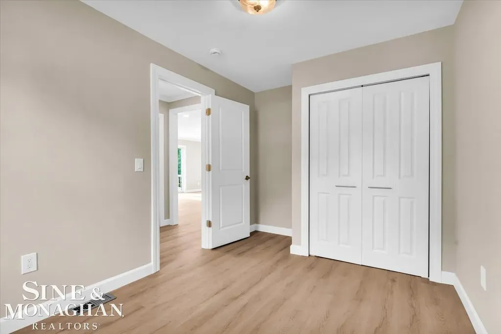 985 Fairledge Avenue Lake Orion Village MI 48362