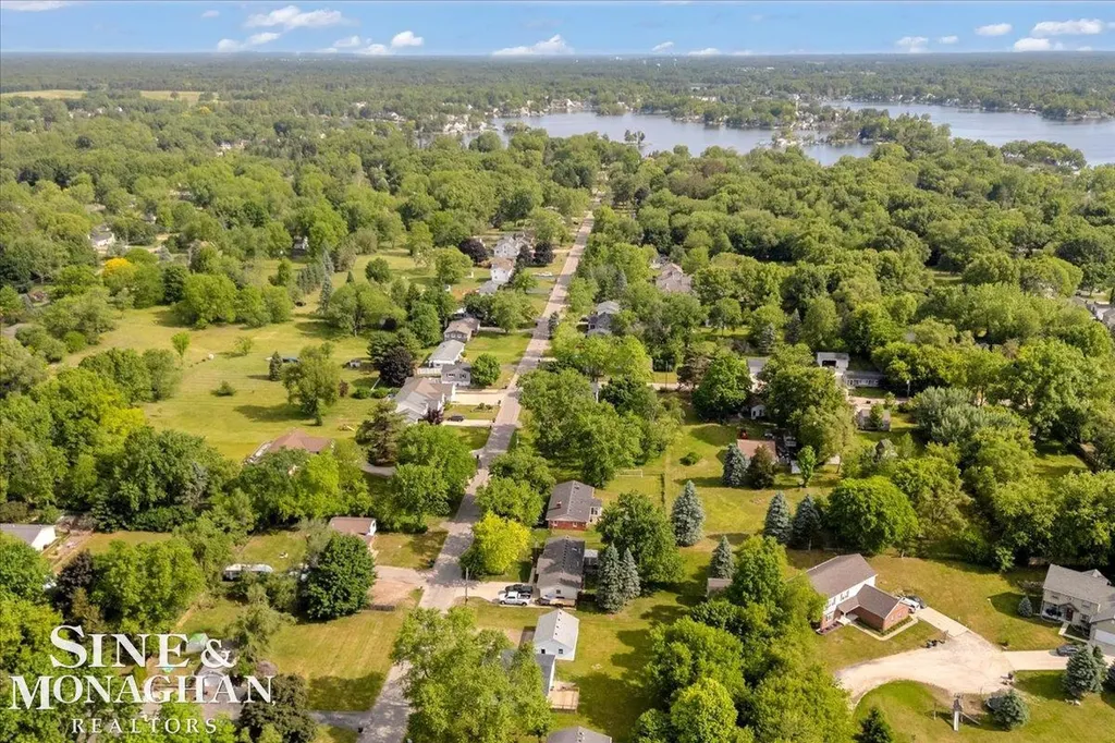 985 Fairledge Avenue Lake Orion Village MI 48362