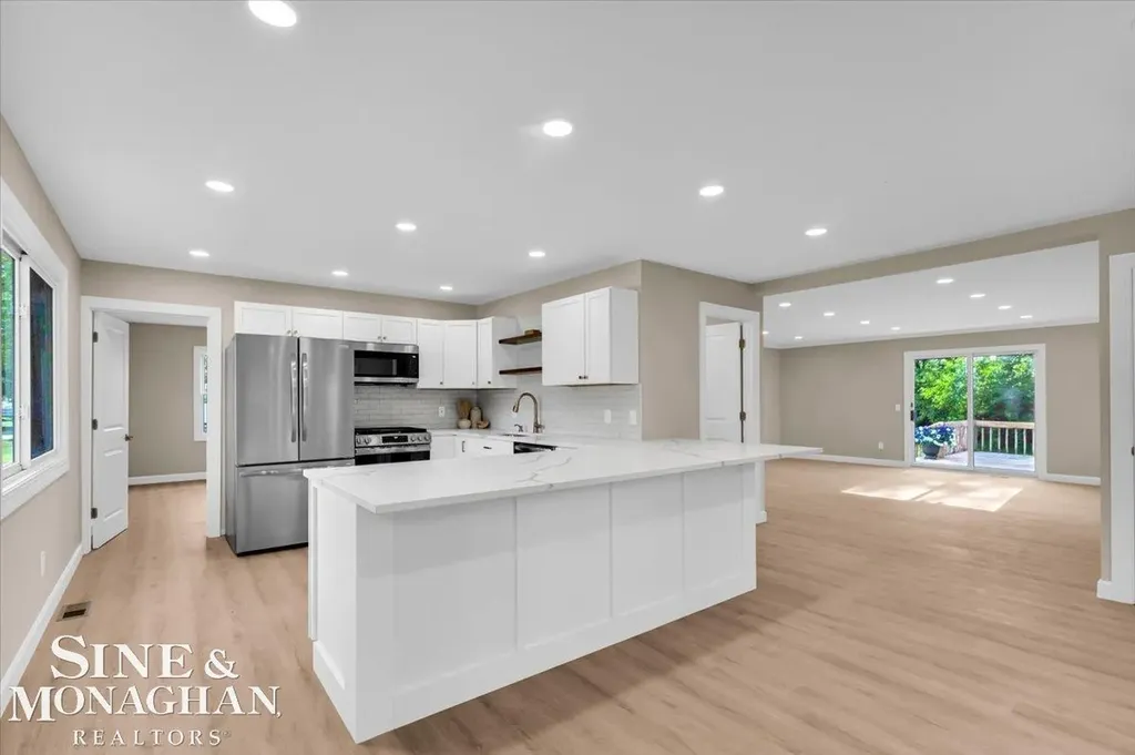 985 Fairledge Avenue Lake Orion Village MI 48362
