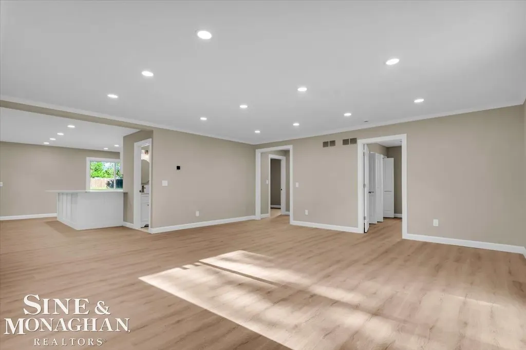 985 Fairledge Avenue Lake Orion Village MI 48362