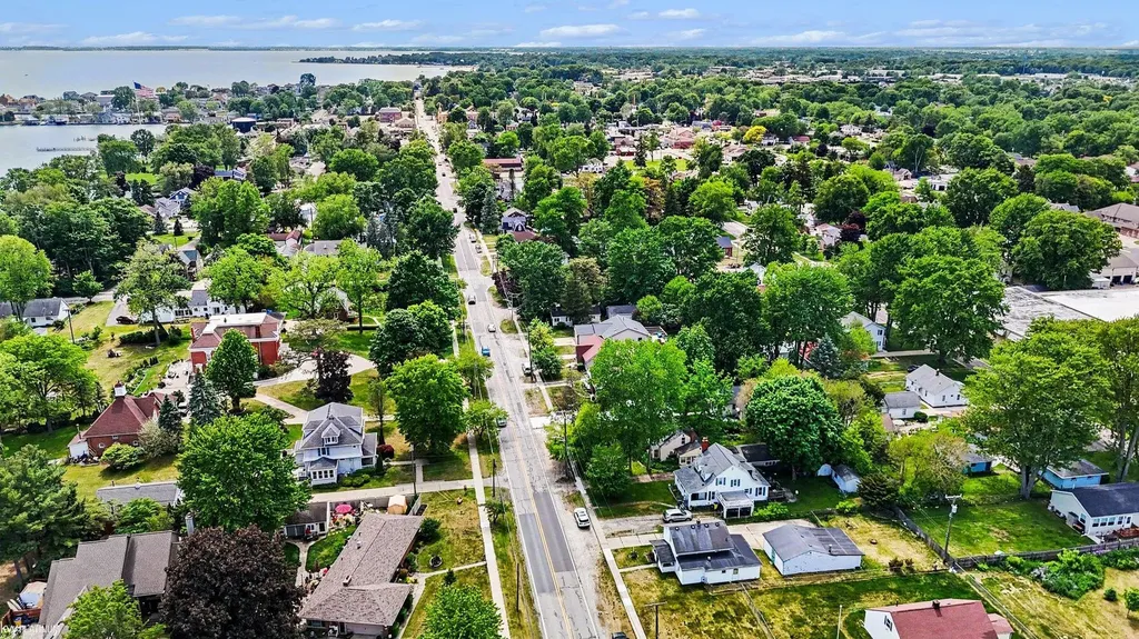 36899 Main Street New Baltimore City MI 48047