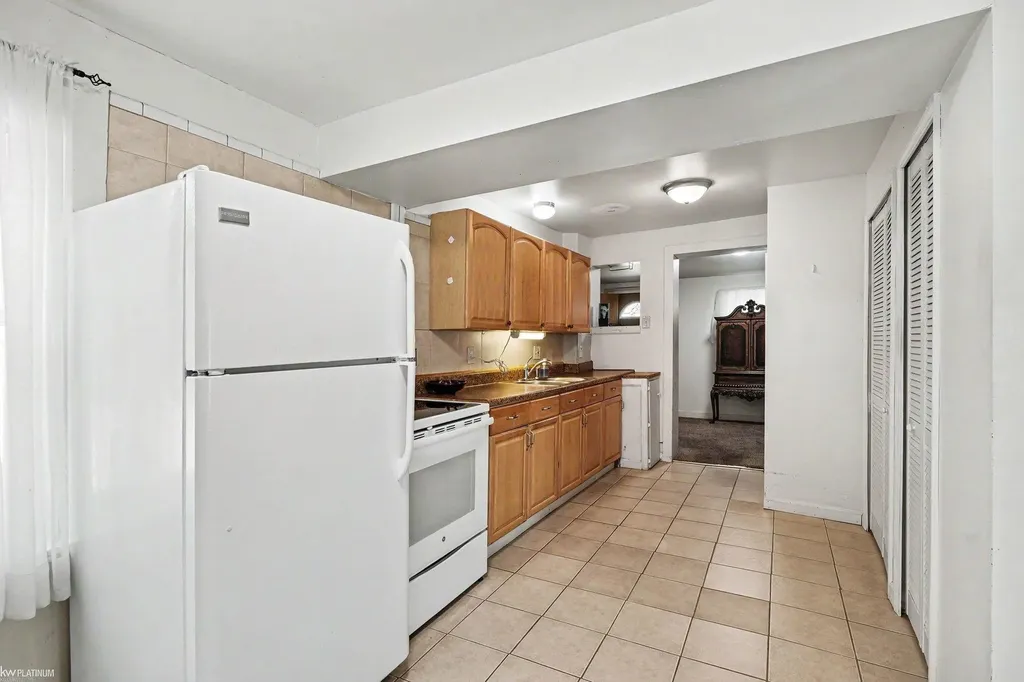 36899 Main Street New Baltimore City MI 48047