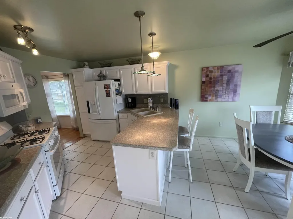 41173 Chancellor Court Clinton Charter Township MI 48038