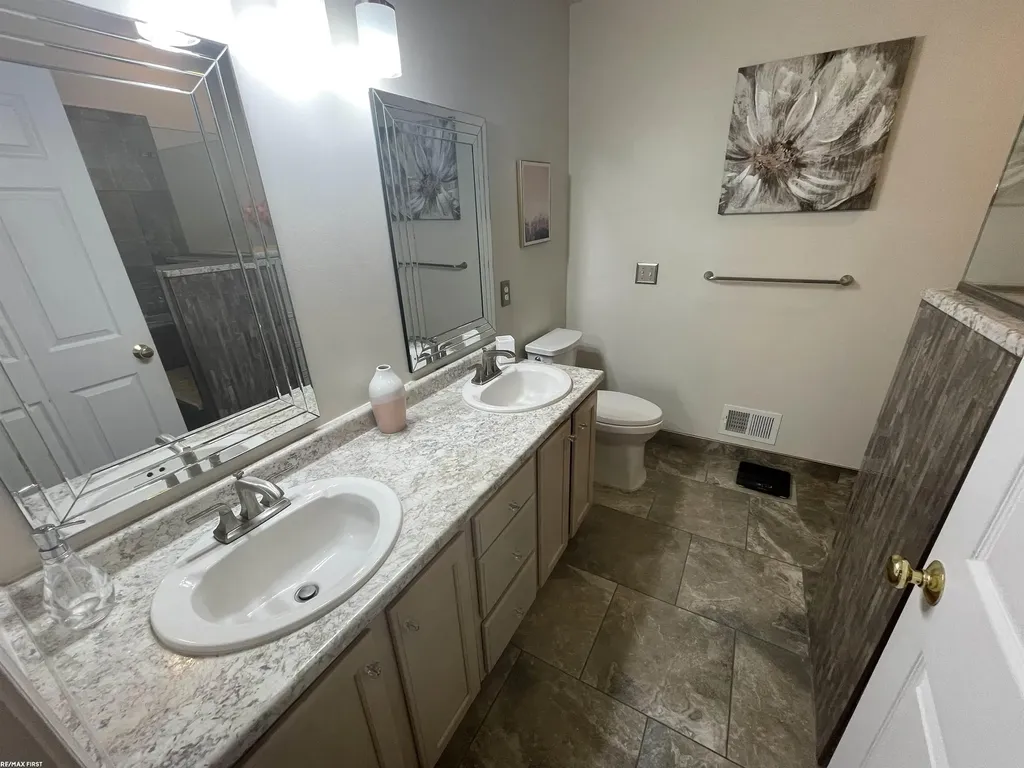 41173 Chancellor Court Clinton Charter Township MI 48038