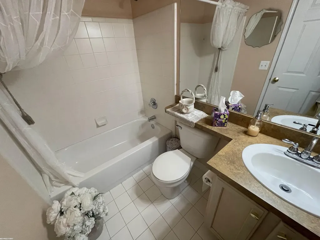 41173 Chancellor Court Clinton Charter Township MI 48038