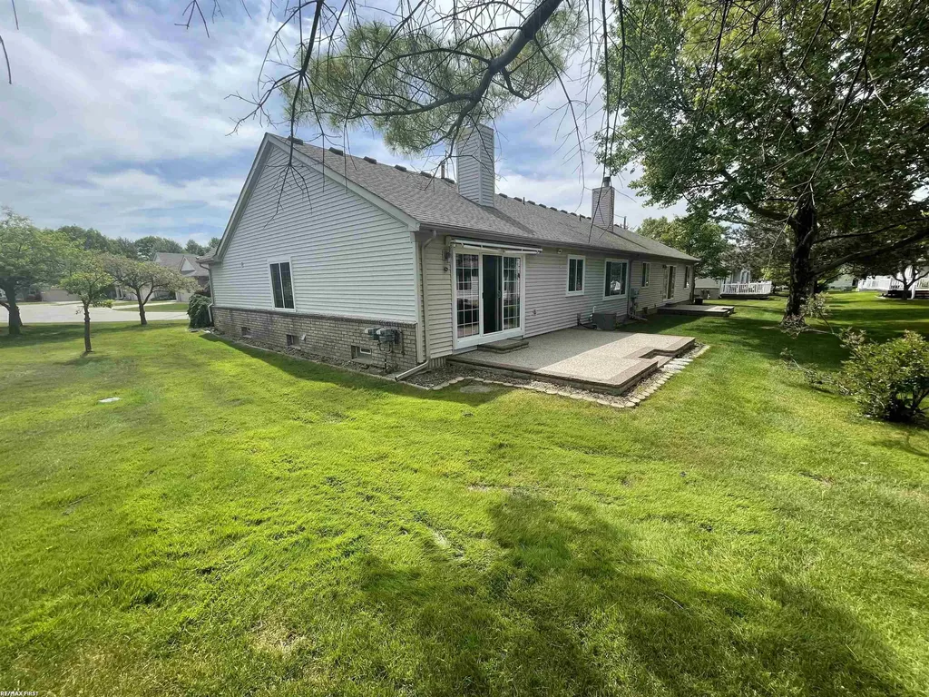41173 Chancellor Court Clinton Charter Township MI 48038
