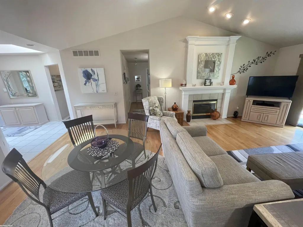 41173 Chancellor Court Clinton Charter Township MI 48038