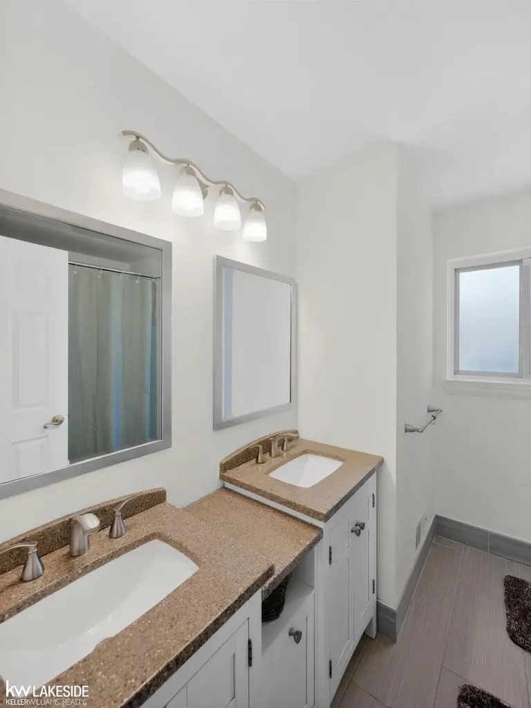 15748 Robert Drive Macomb Township MI 48044