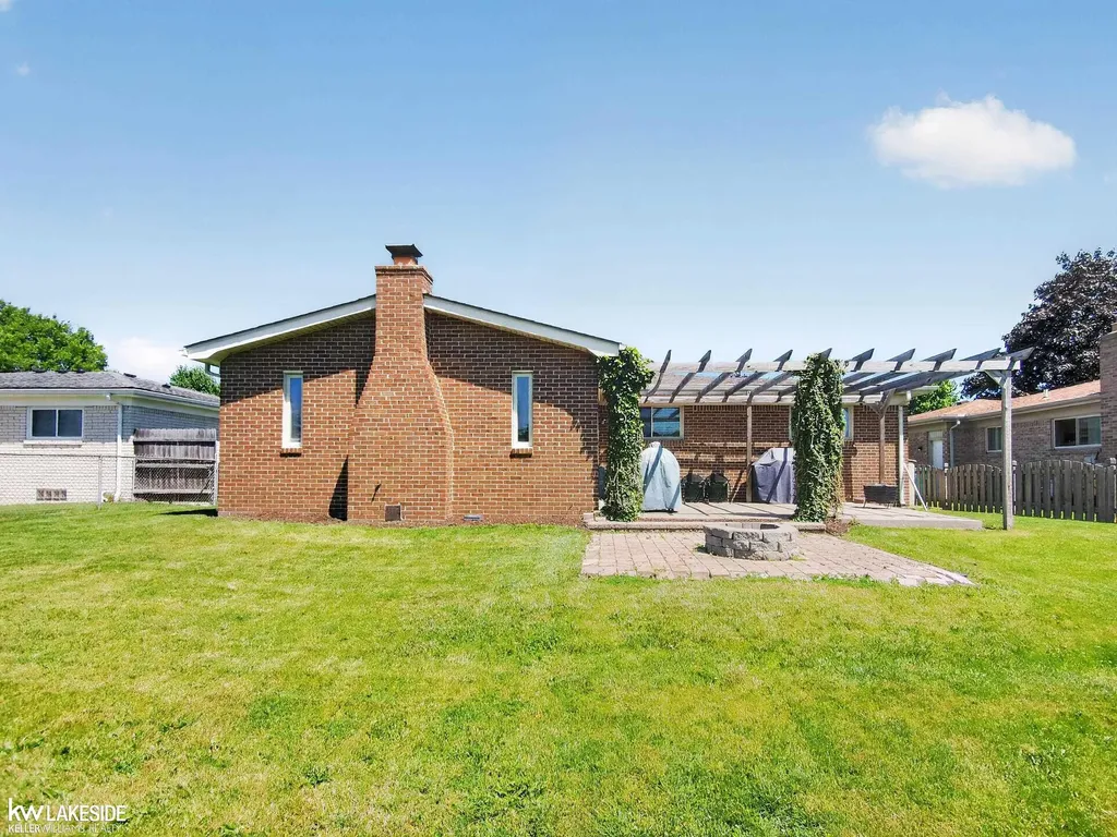 15748 Robert Drive Macomb Township MI 48044