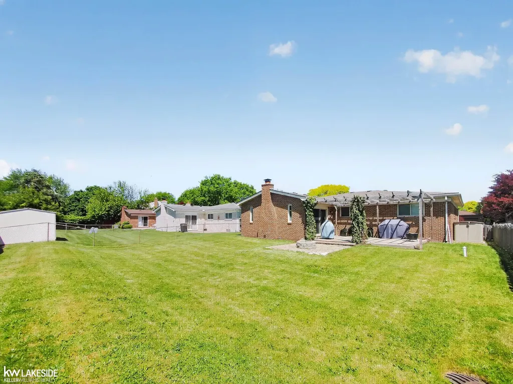 15748 Robert Drive Macomb Township MI 48044