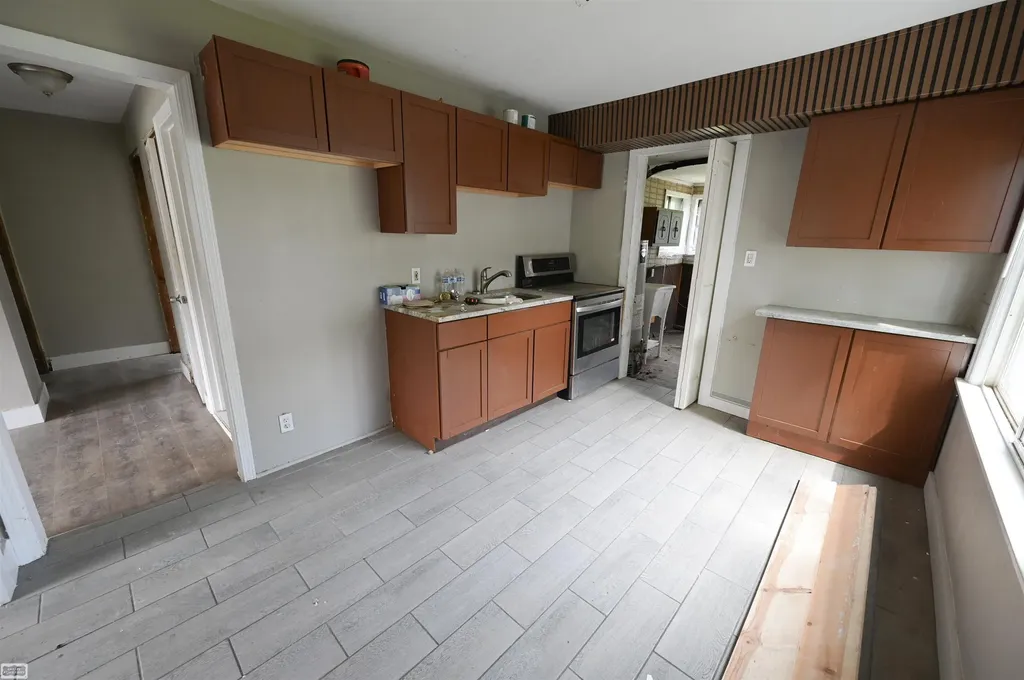 18755 Hazelwood Street Roseville City MI 48066