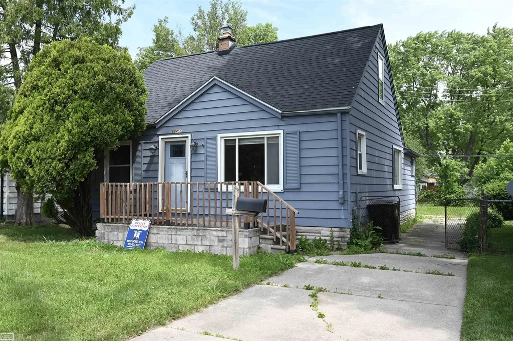 18755 Hazelwood Street Roseville City MI 48066