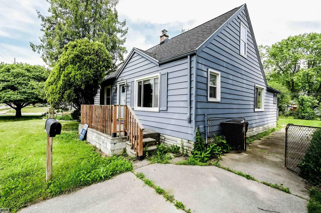 18755 Hazelwood Street Roseville City MI 48066