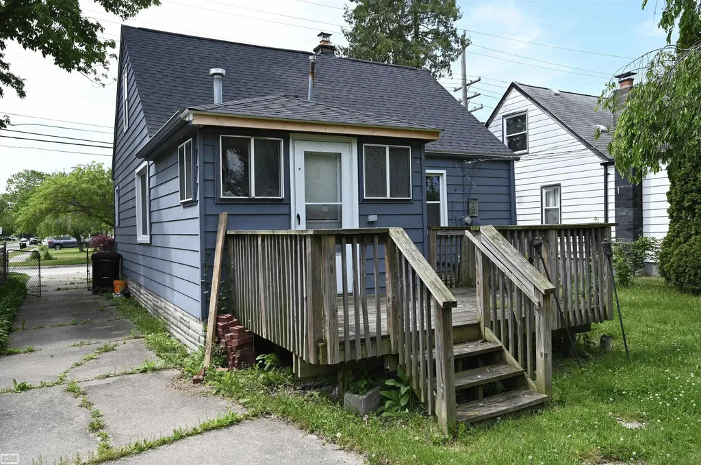 18755 Hazelwood Street Roseville City MI 48066