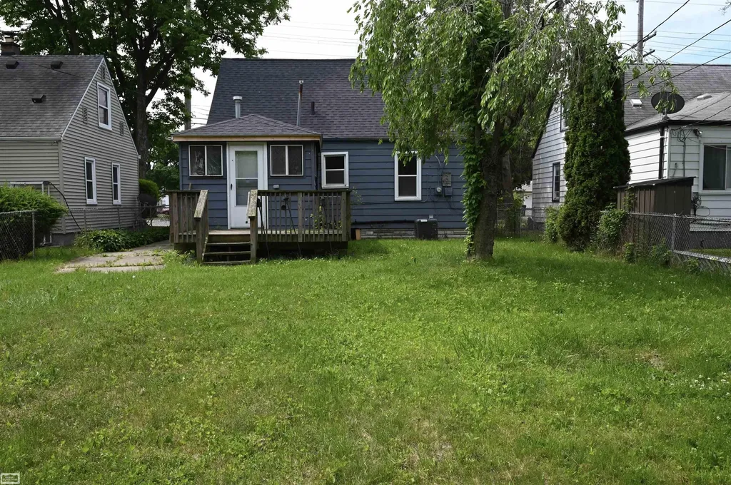 18755 Hazelwood Street Roseville City MI 48066