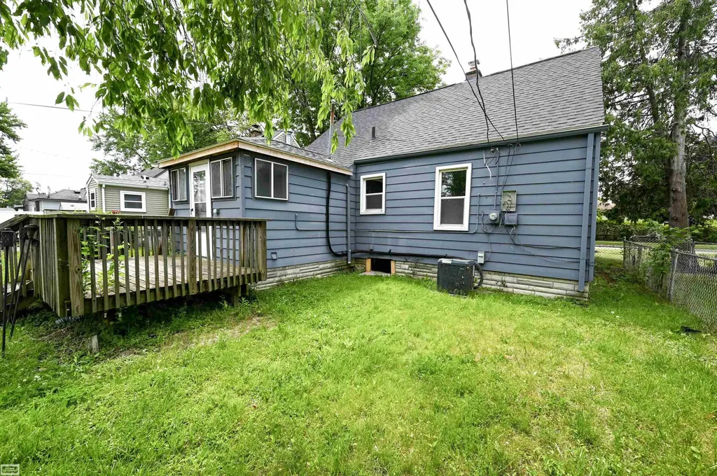 18755 Hazelwood Street Roseville City MI 48066