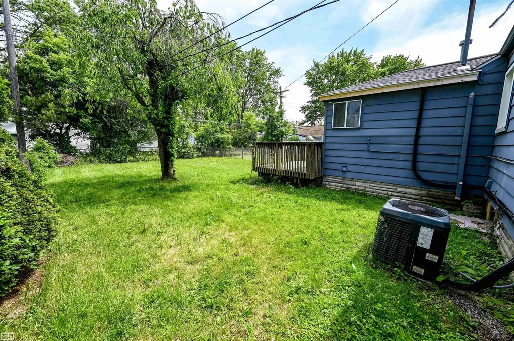18755 Hazelwood Street Roseville City MI 48066