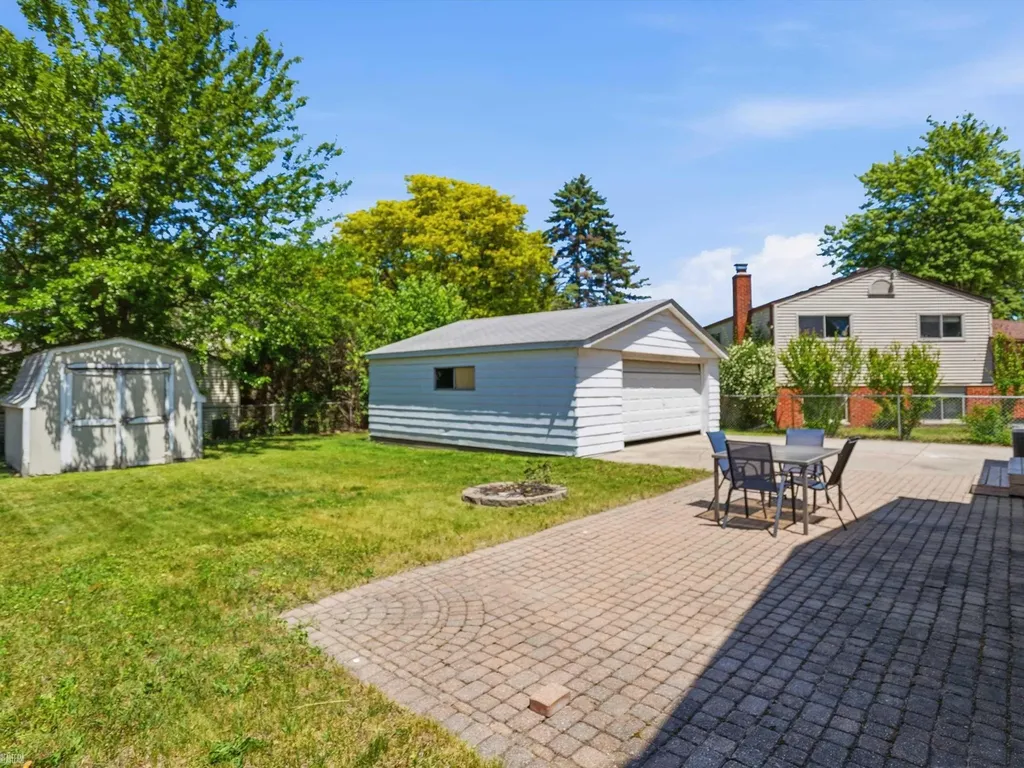 41305 N Central Drive Sterling Heights City MI 48313