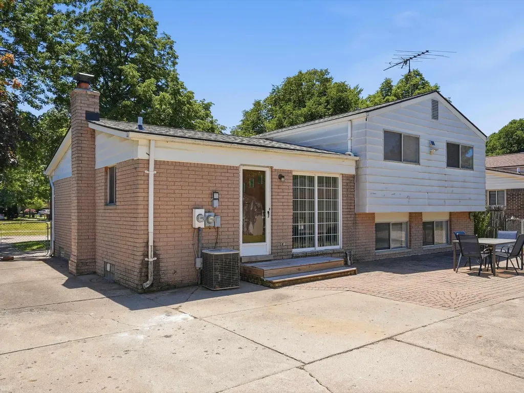 41305 N Central Drive Sterling Heights City MI 48313