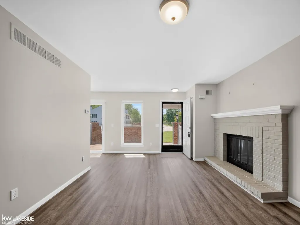 38951 E Golfview Drive Clinton Charter Township MI 48038