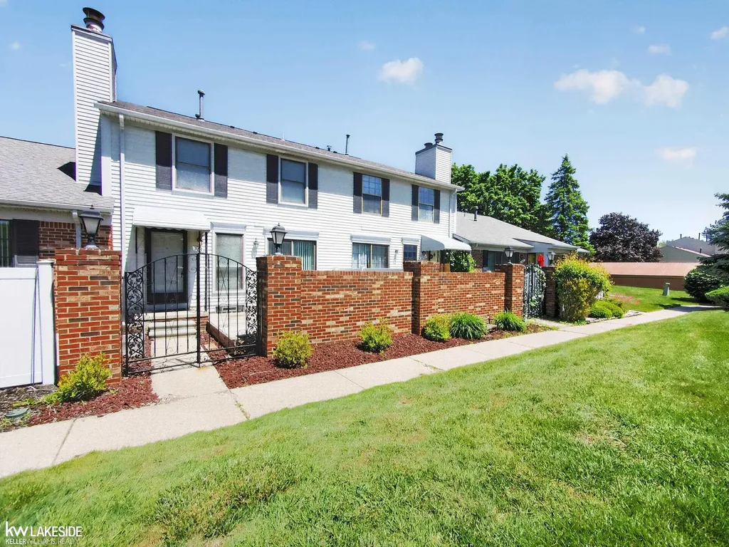 38951 E Golfview Drive Clinton Charter Township MI 48038