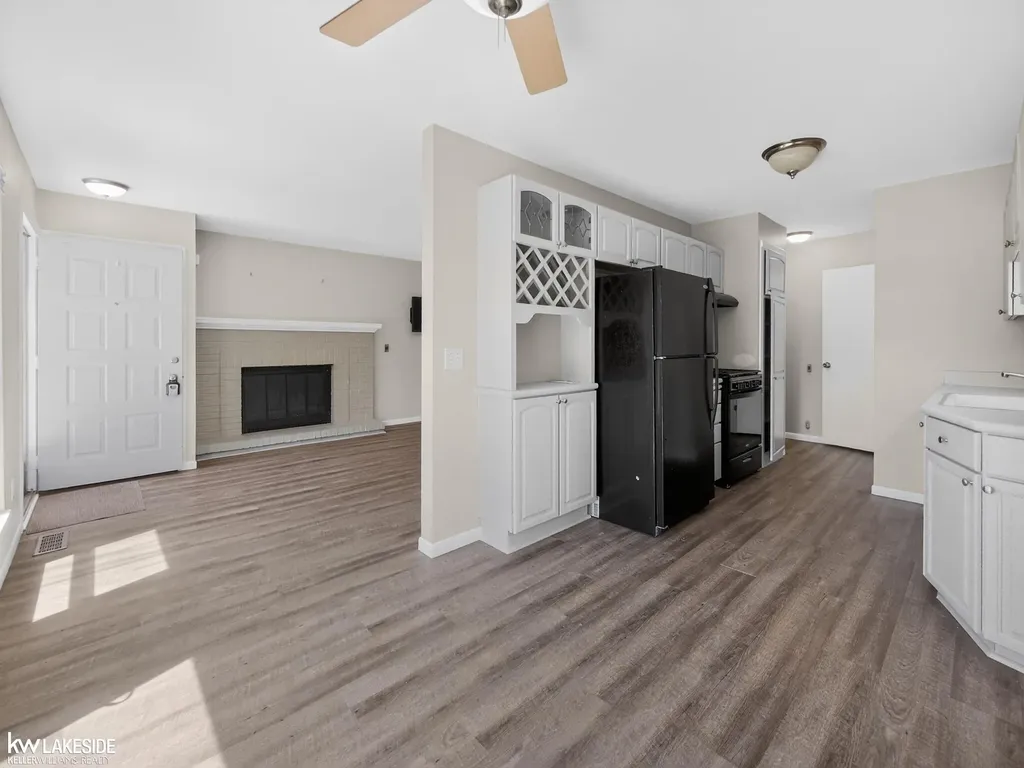 38951 E Golfview Drive Clinton Charter Township MI 48038