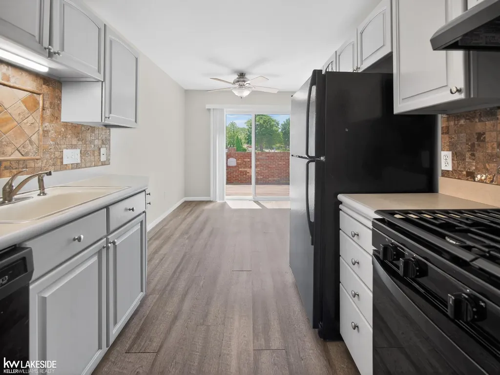 38951 E Golfview Drive Clinton Charter Township MI 48038