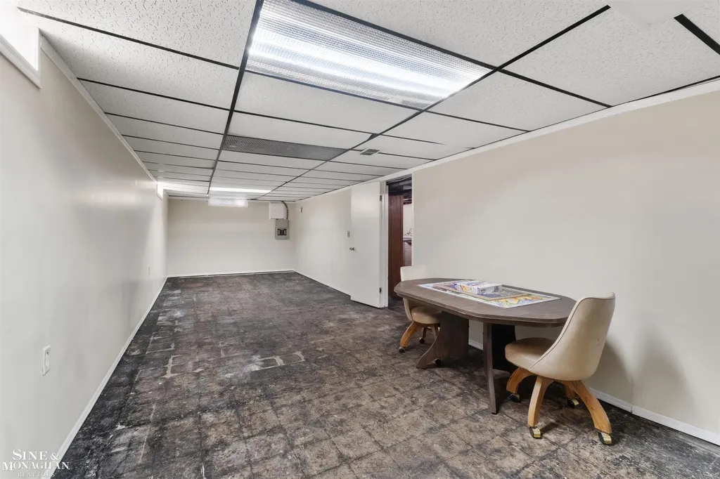 19655 Opal Street Clinton Charter Township MI 48035
