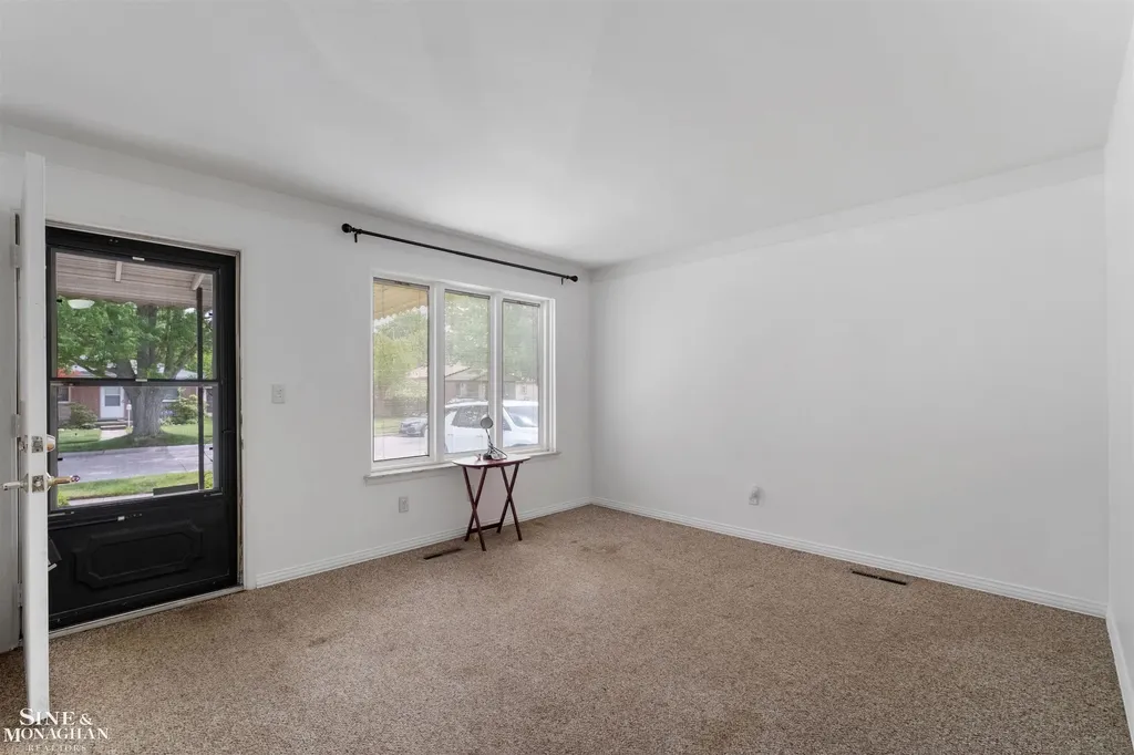 19655 Opal Street Clinton Charter Township MI 48035