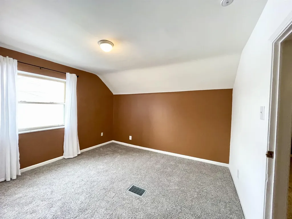 12531 Common Road Warren City MI 48093