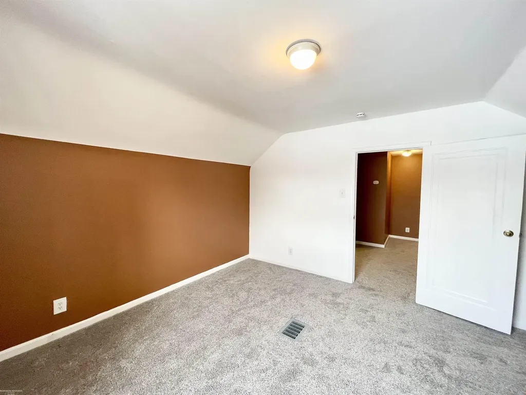 12531 Common Road Warren City MI 48093