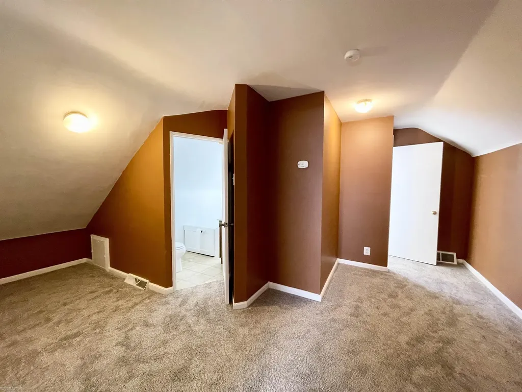 12531 Common Road Warren City MI 48093