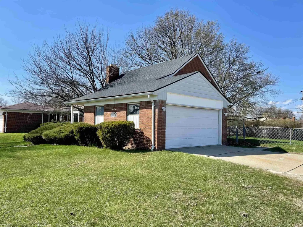 12531 Common Road Warren City MI 48093