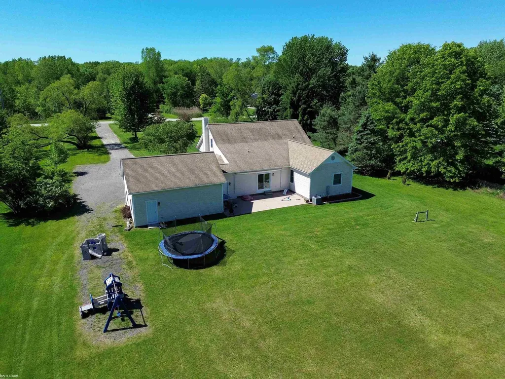 9352 Arnold Road Ira Township MI 48023