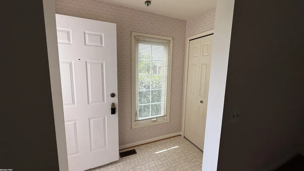 37515 Stonegate Circle Clinton Charter Township MI 48036