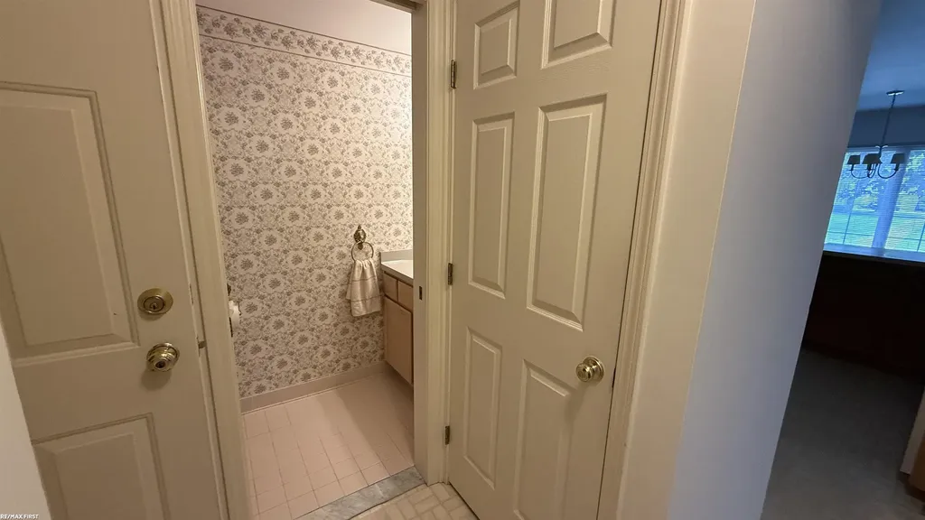 37515 Stonegate Circle Clinton Charter Township MI 48036
