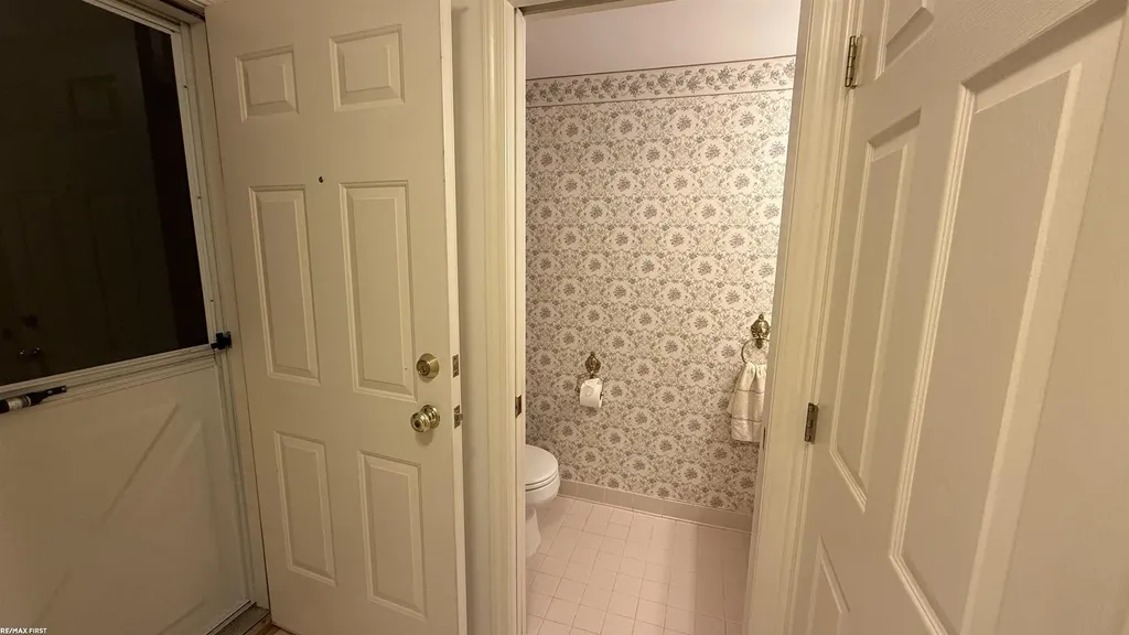 37515 Stonegate Circle Clinton Charter Township MI 48036