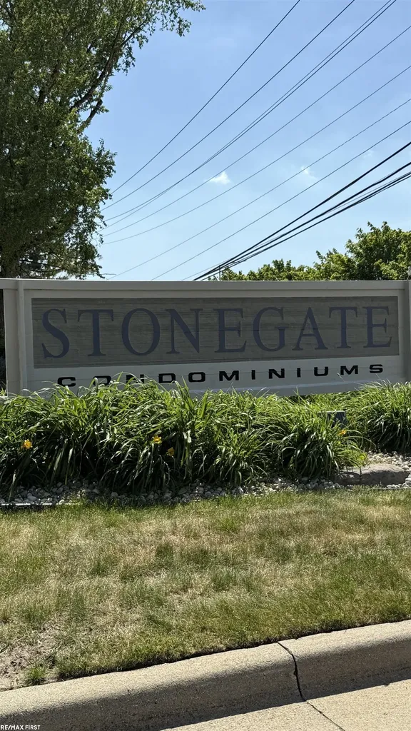 37515 Stonegate Circle Clinton Charter Township MI 48036