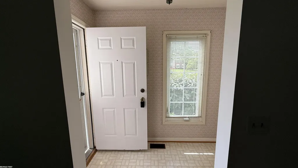37515 Stonegate Circle Clinton Charter Township MI 48036